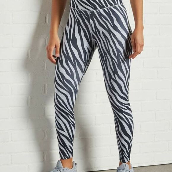 Nike NSW Sportswear Animal Printed Tiger Clash Women's Leggings Compression Pant - Picture 1 of 10